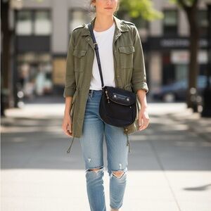 Marc Jacobs crossed body light bag.